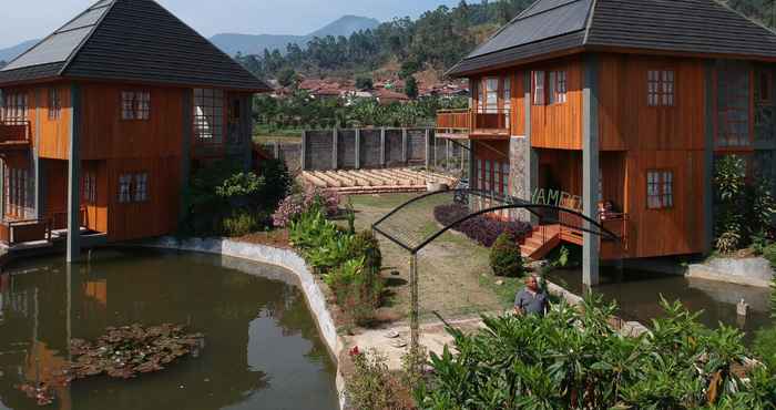 Luar Bangunan Villa Yambo Kenanga