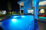 Swimming Pool Villa Melati President