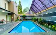 Swimming Pool 4 Villa Perdana 2