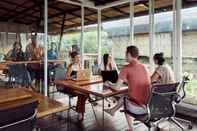 Sảnh chức năng Outpost Ubud Penestanan Coliving & Coworking