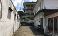 Luar Bangunan 7 Tambak Bayan Guesthouse