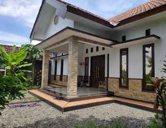 Exterior 2 Dwi Sigit Homestay