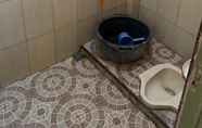 Toilet Kamar 7 Homestay Lestari Makassar