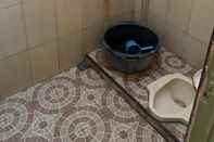 In-room Bathroom Homestay Lestari Makassar