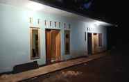 Luar Bangunan 5 Imron Homestay