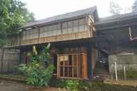 Bên ngoài Homestay Kurnia