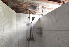 In-room Bathroom 3 Omah Regeng