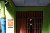 Exterior Sri Homestay