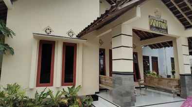 Exterior 4 Homestay Pratiwi