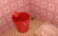 Toilet Kamar 7 Homestay Lolita