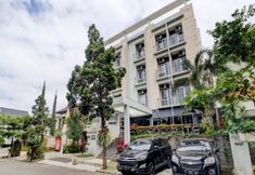Exterior 2 OYO 90563 Socialite Dago Asri