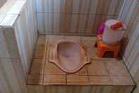 Toilet Kamar Yati Homestay