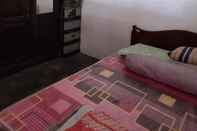 Kamar Tidur Bukit Tompak Cottage