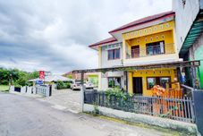 Exterior Hotel O Wisma Al-fahmi Syariah