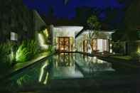 Kolam Renang Villa Elsa Seaview