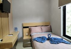 Bedroom 4 Cozy Residence Tomang