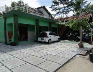 Exterior 2 Losmen Kinasih Puncak & Gazebo Pandang