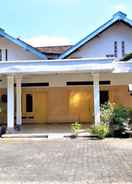 EXTERIOR_BUILDING Ndalem Pakdhe Homestay