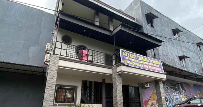 Bên ngoài Batuaraya City Homestay