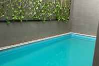 Swimming Pool Batuaraya City Homestay