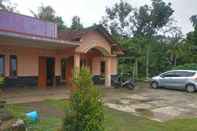 ภายนอกอาคาร Madit Jaya Homestay