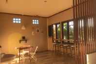 Bar, Kafe dan Lounge Casa Sharon Guest House Puncak