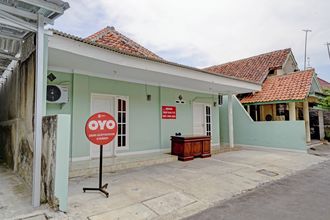 Bangunan 4 OYO 90571 Dewi Guest House Syariah