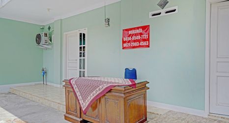 Lobi 2 OYO 90571 Dewi Guest House Syariah