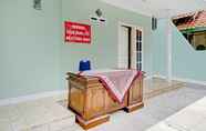 Lobby 5 OYO 90571 Dewi Guest House Syariah