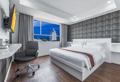 Bedroom 5 Royal Bay Hotel Makassar