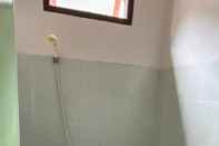 Toilet Kamar Guest House 33 Mks