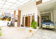 Luar Bangunan 5 OYO 90595 Ferezsa Kost Syariah