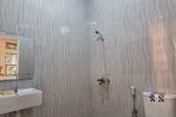 In-room Bathroom Villa Kota Bunga Victorian AA3-9 Puncak by Nimmala