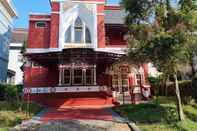 ภายนอกอาคาร Villa Kota Bunga Victorian AA3-9 Puncak by Nimmala