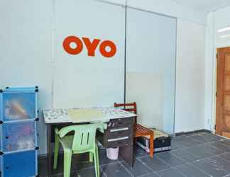 Lobby 2 OYO 90315 Chalet Pantai Rantau Panjang