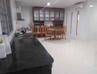 Lobby 2 OYO Homes 90310 E Homestay Permai Timur