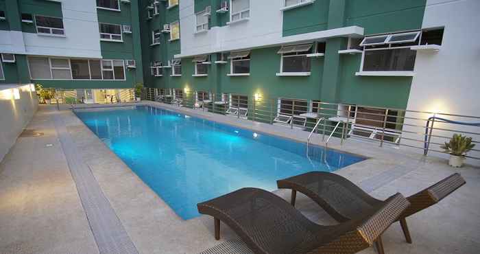 Kolam Renang Gilmore Tower Suites By SMS Hospitality