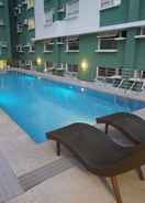 SWIMMING_POOL Gilmore Tower Suites By SMS Hospitality