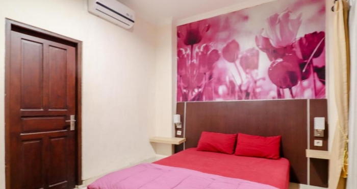 Bedroom bi.es Homestay