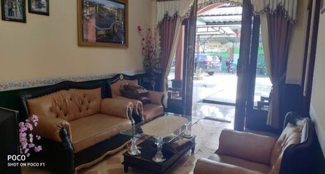 로비 2 Homestay Hanum