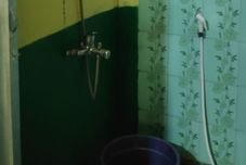 객실 내 욕실 Homestay Hanum