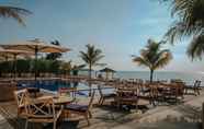 บาร์ คาเฟ่ และเลานจ์ 6 Tilem Beach Hotel & Resort