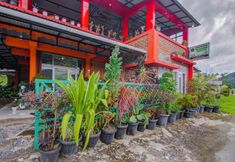 Bên ngoài 3 OYO 90506 Bunga Sonsang Homestay Syariah