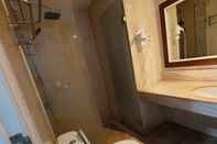 In-room Bathroom Hotel Grand Malebu