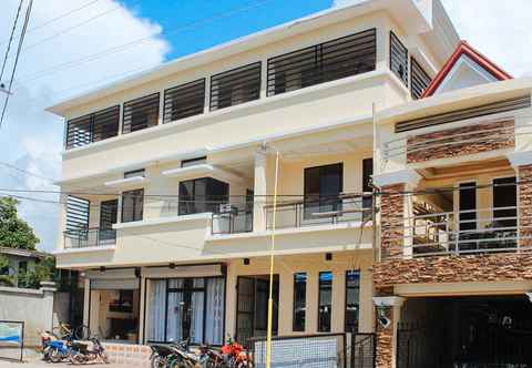 Bangunan RedDoorz @ LS Suites Poblacion Culasi Antique