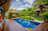 สระว่ายน้ำ Bali Pool Villa 