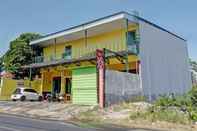 ภายนอกอาคาร OYO 90604 Menara Sakti Syariah Homestay