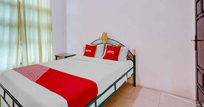 Kamar Tidur OYO 90605 Ketintang Baru 1 Residence