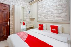 Bedroom SUPER OYO 90606 Glass House Citraland