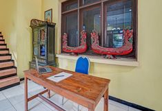 Lobby 4 OYO 90611 Griya Kutisari V Residence